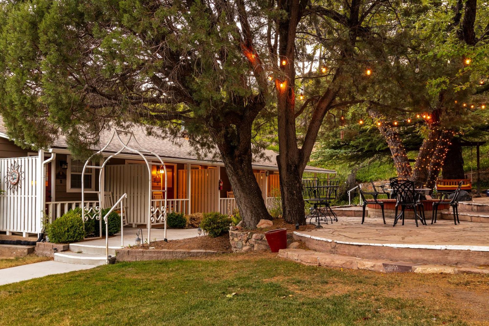 Prescott Pines Inn Esterno foto